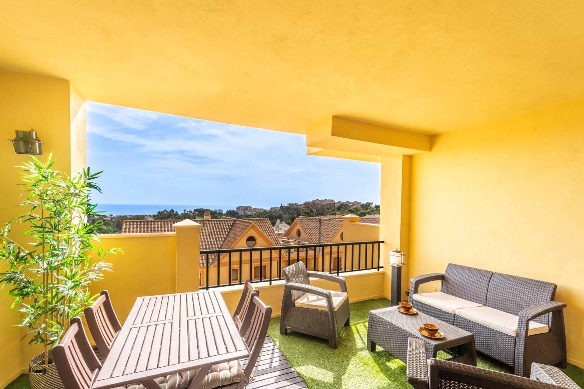 Fabulous Golf Front Apartment With Pool And Seaview Benalmádena Kültér fotó